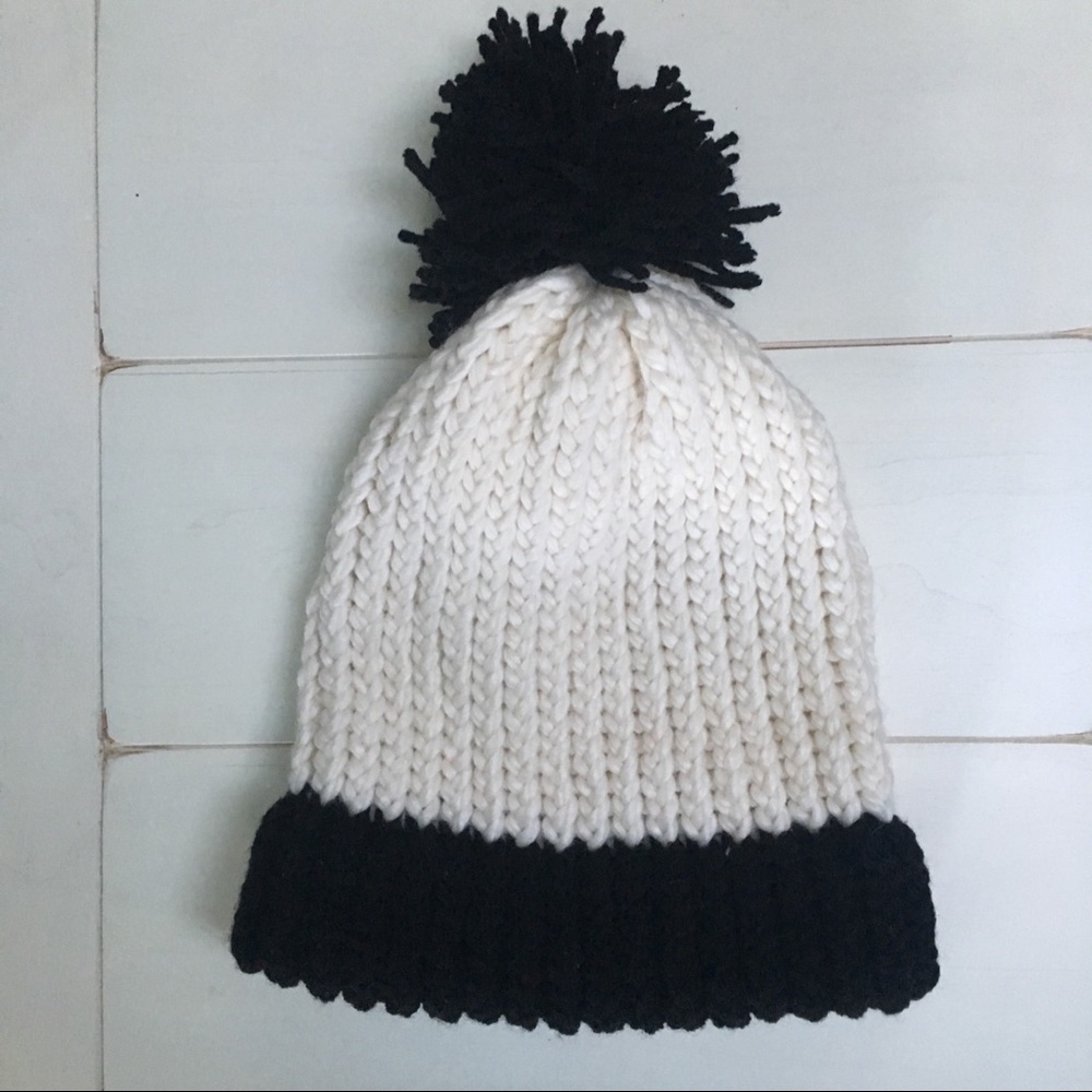 White and black slouchy knit hat
